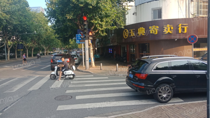 秀峰新村外景图