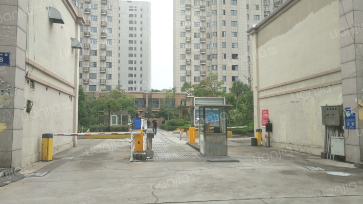 华茂万和城外景图