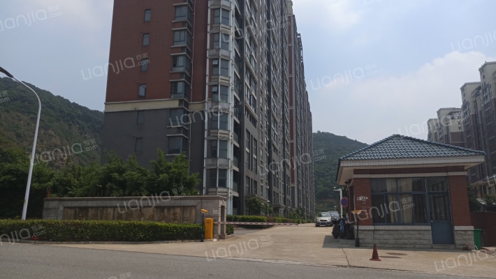 龙东湖沪宁中康山庄外景图