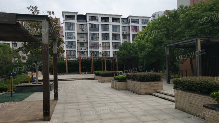 东南新城外景图