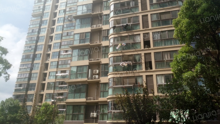 黄金港岸外景图