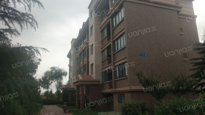 水岸豪庭外景图