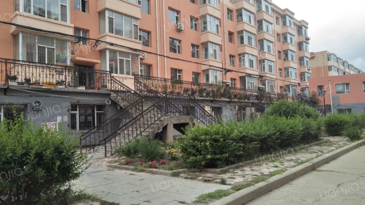 金穗花园小区外景图