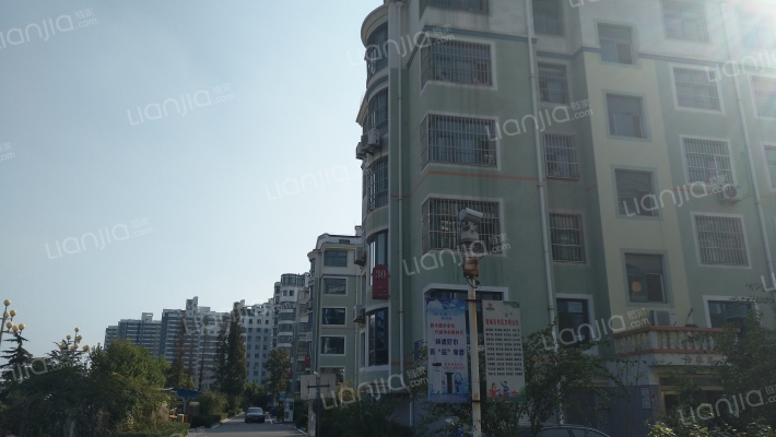 阳光河畔外景图