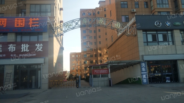 水岸花园外景图