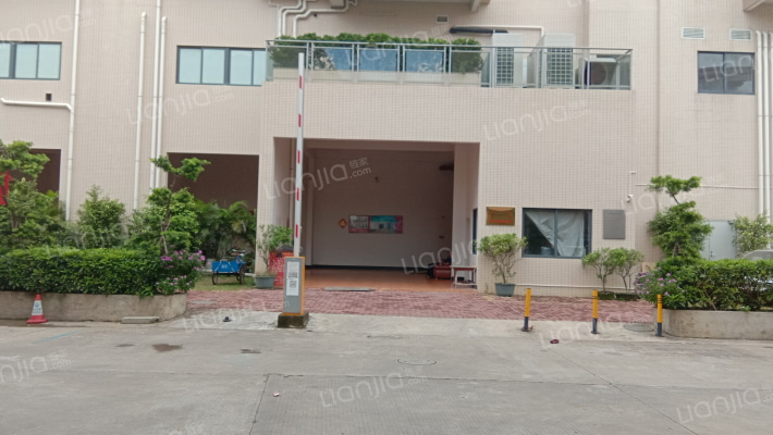 景豪华庭花园外景图