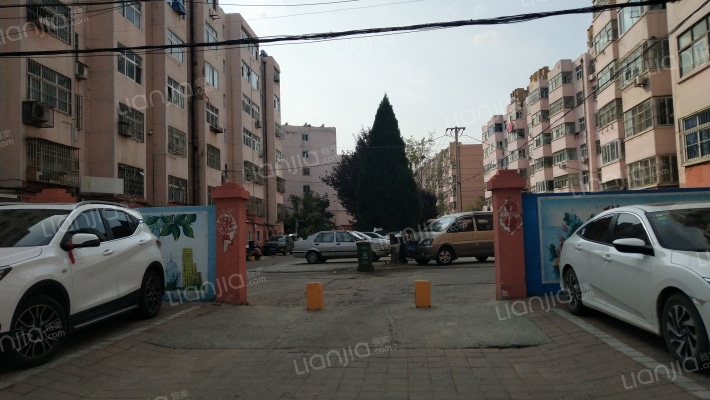 听溪园小区外景图