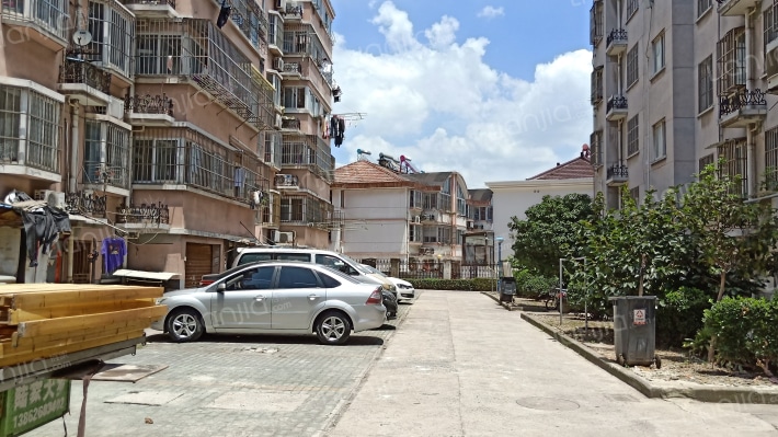 名湖花苑外景图