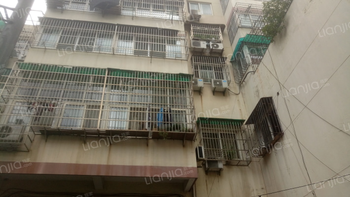 金信大厦外景图