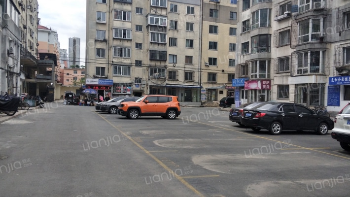 清花园小区外景图