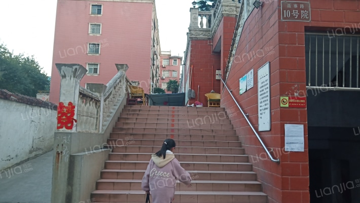 亚星公寓外景图