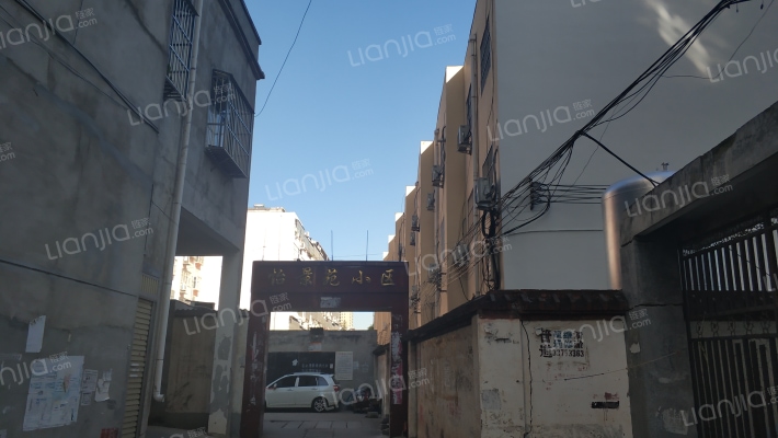 怡景苑小区外景图