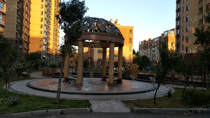 颐城华府外景图