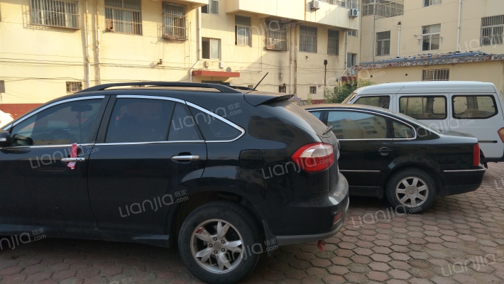 万里小区外景图