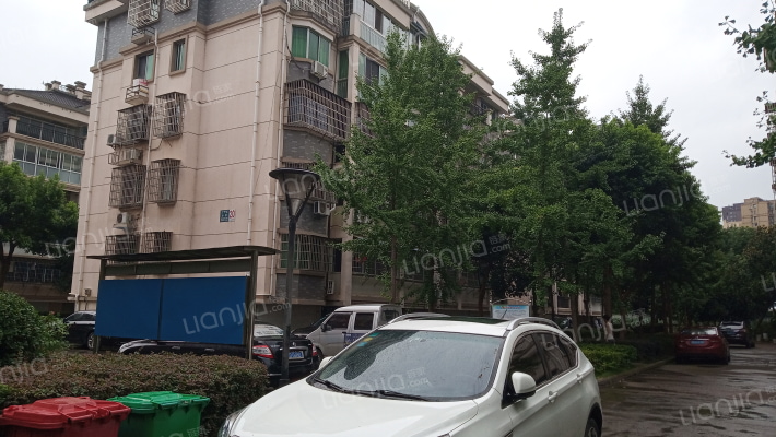 丁严王小区外景图