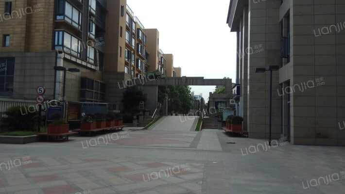 汇峰广场外景图