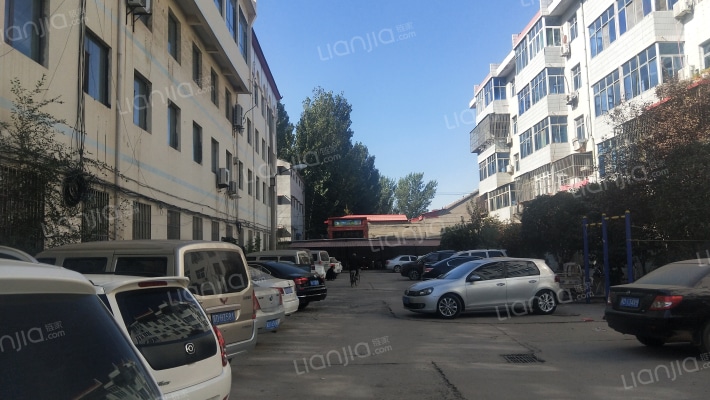 财苑小区外景图