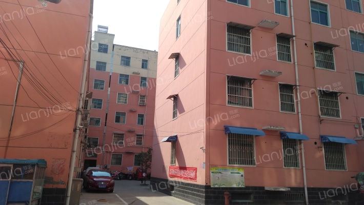 家园住宅外景图