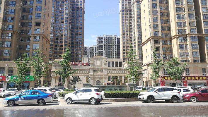 常绿·大阅城外景图