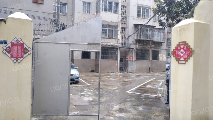 昆明海关宿舍外景图