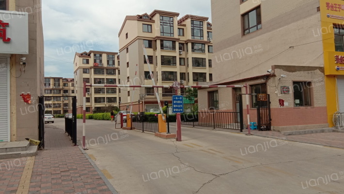 皇冠花园小区外景图