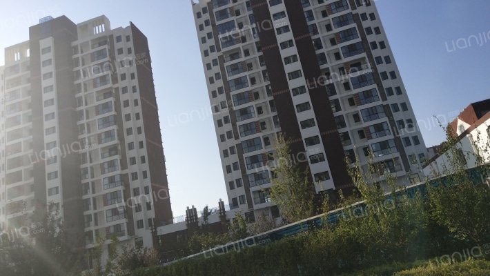 龙居家苑西院外景图