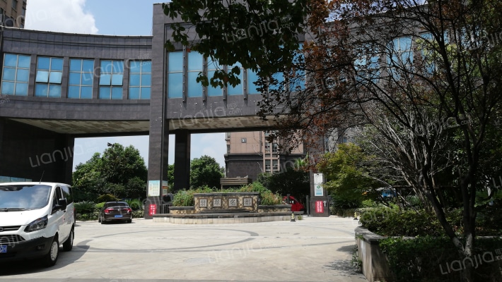 天骄翡翠名都花园外景图