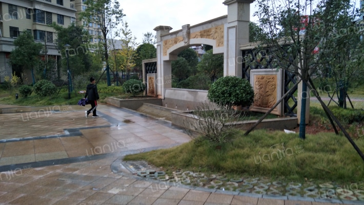 万汇中心外景图