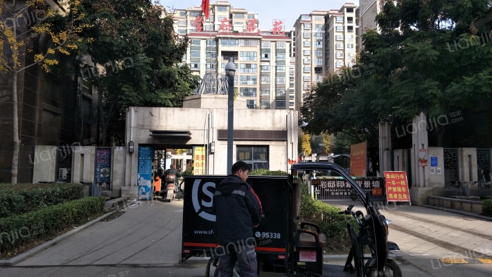 学府花苑外景图