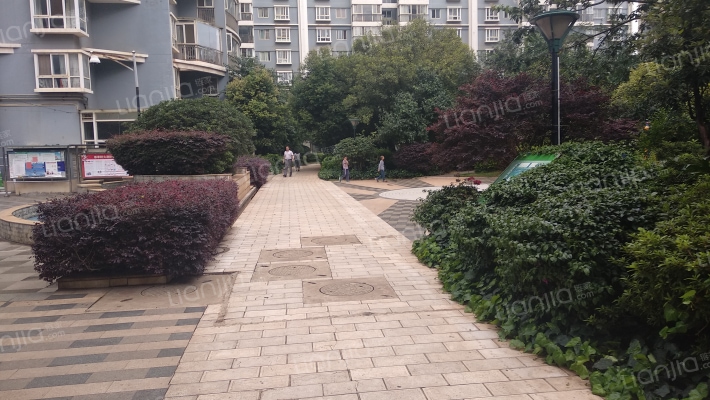 傲云峰小区外景图