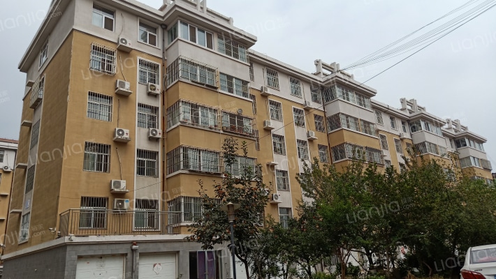 富元小区外景图