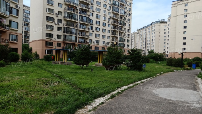 錦東世纪新村外景图