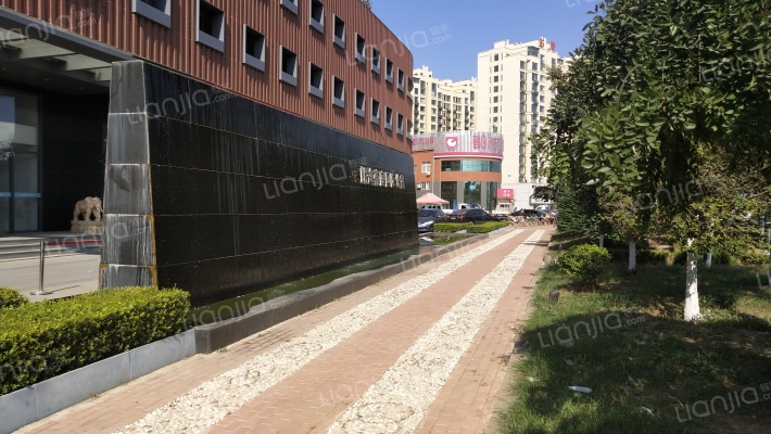 朗逸豪庭国际公寓外景图