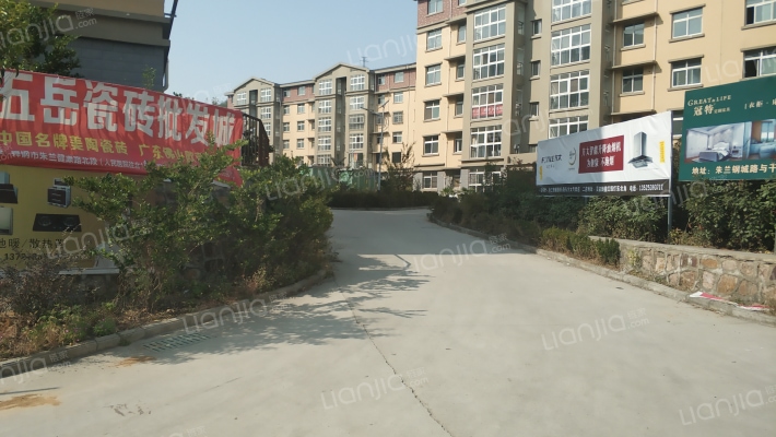 山河小区外景图