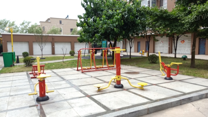 隆宇华庭外景图