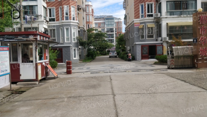 都市华城外景图