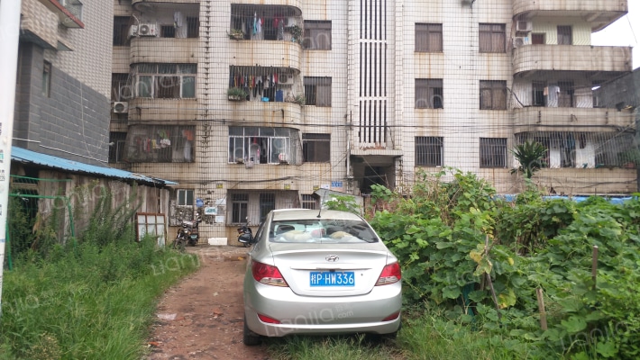 防城港市建筑工程总公司宿舍外景图