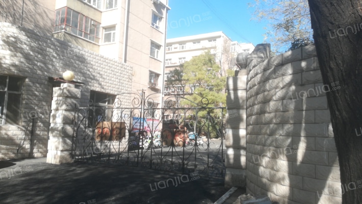 八宝山煤矿生活区小区外景图