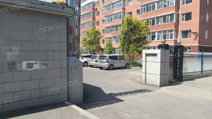 法院家属楼外景图