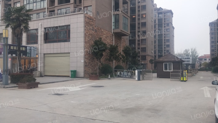 兴源凤凰城外景图