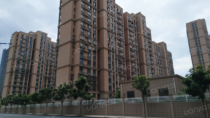 银泰小区外景图