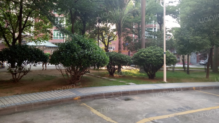 港深花苑外景图