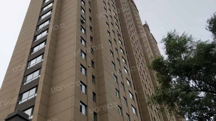 华天首府外景图