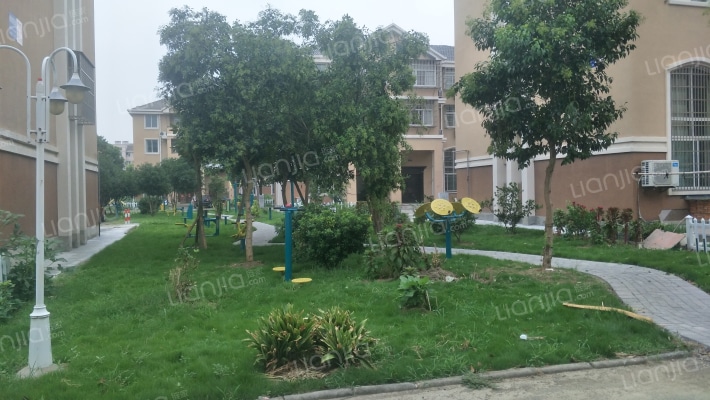 新港花苑外景图