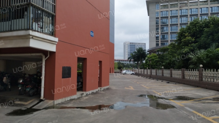 东高小区外景图