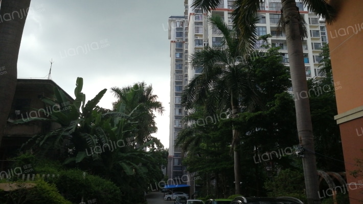 北岸晏城外景图