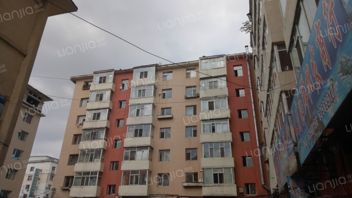 兰天一区小区外景图