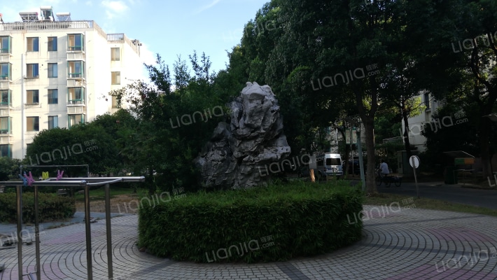 蕾下花園外景图