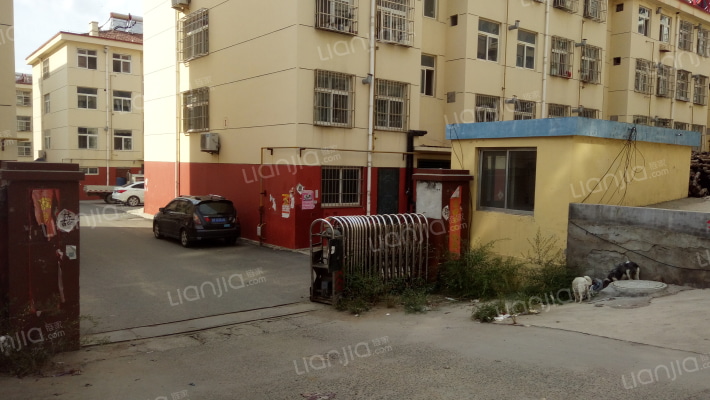 家家福小区外景图