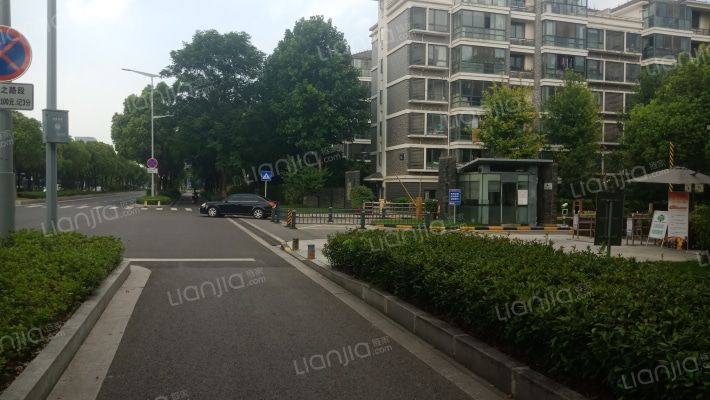 康居新江南外景图